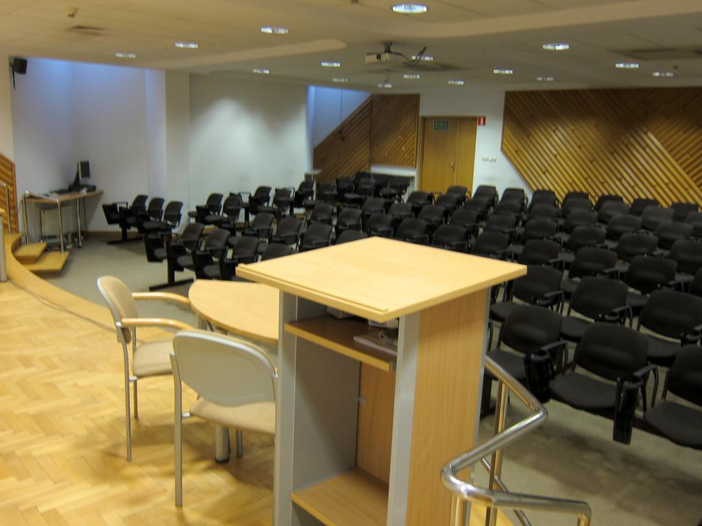 Centrum Konferencyjne Ibib Pan Warschau Buitenkant foto